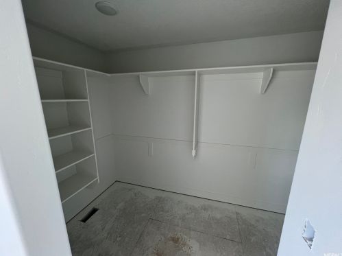 492 600, Hyrum UT 84319-1763 exterior