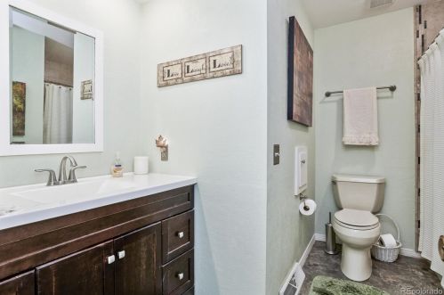 9570 Grand Ave, Englewood CO 80111-1344 exterior