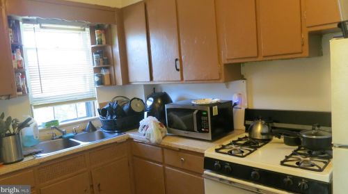 107 Hermitage Ave, Trenton NJ  08618-5509 exterior