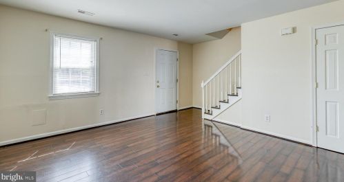 2 Farrell Ln, Fredericksburg, VA 22408-4004