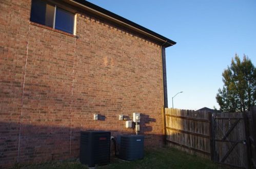 7551 Hedgeoak Ct, Fort Worth TX  76112-4451 exterior