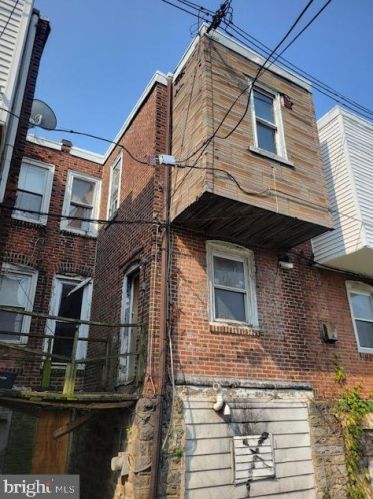 2051 68th St, Philadelphia, PA 19142-1628