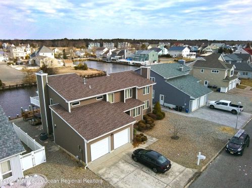 727 Fairview Ln, Lacey, NJ 08731-4966