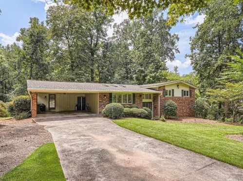 2269 Echo Hills Cir, Atlanta, GA 30345-1902