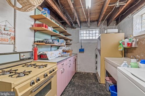 6729 Jackson St, Philadelphia PA  19135-2210 exterior