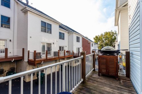 2528 Hackberry St, Cincinnati OH  45206-2145 exterior