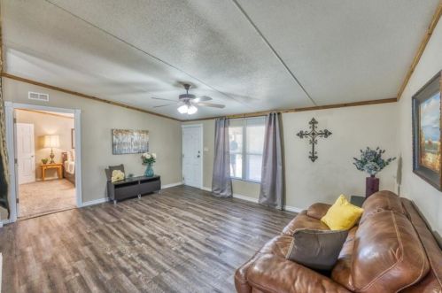 112 Julie Dr, Lakeside Heights, TX 78639-5331