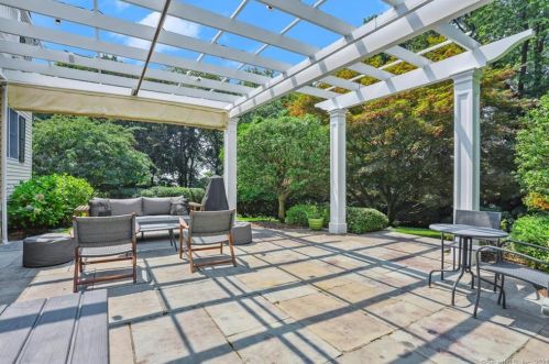 46 Pine Hill Ave, Norwalk CT  06855-2810 exterior