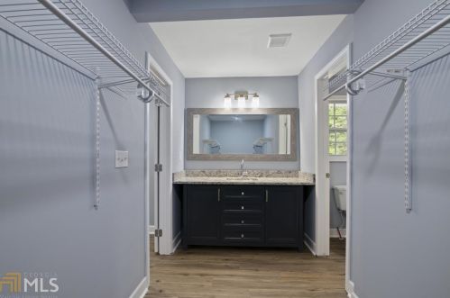 3824 Adamsville Dr, Atlanta GA  30331-3709 exterior