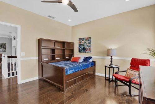 1156 Sugarbush Dr, Vista CA 92084-7464 exterior