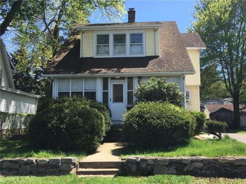 33 Russell St, Norwalk, CT 06855-2110