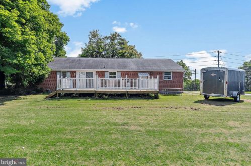 755 Longs Gap Rd, Carlisle PA 17013-8506 exterior