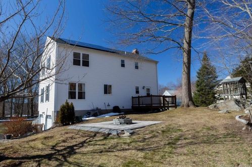 75 Ridge Ln, Huntington, CT 06484-5556