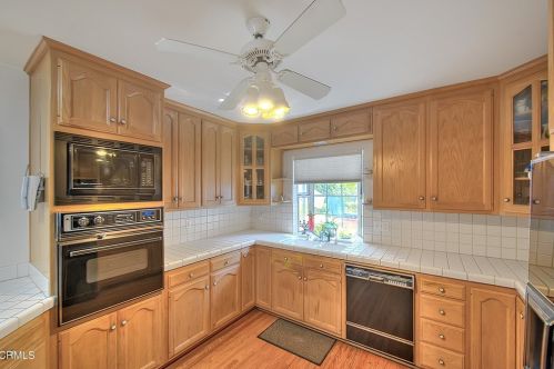 1168 Alma St, Glendale CA  91202-2054 exterior