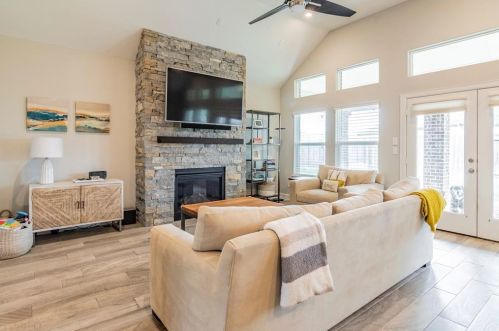 12407 Pepper Creek Ln, Pearland, TX 77584-3764