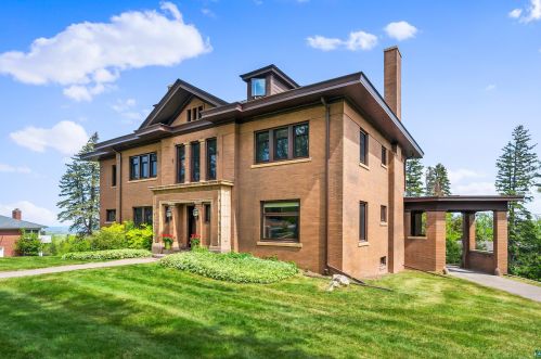 2526 2nd St, Duluth, MN 55812-1823