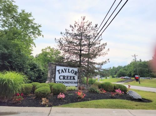 7238 Creekview Dr, Cincinnati OH  45247-3026 exterior