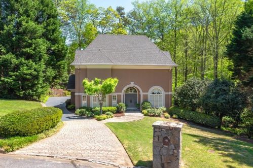 888 Castle Walk Cv, Lilburn, GA 30047-5463