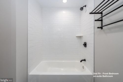 1621 10th St, Philadelphia PA 19148-1132 exterior