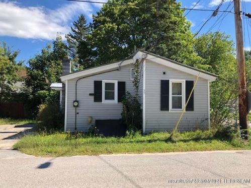39 Whitman St, Norway, ME 04268-6022