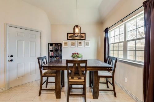 209 3 St, Valley View TX 76272-5403 exterior