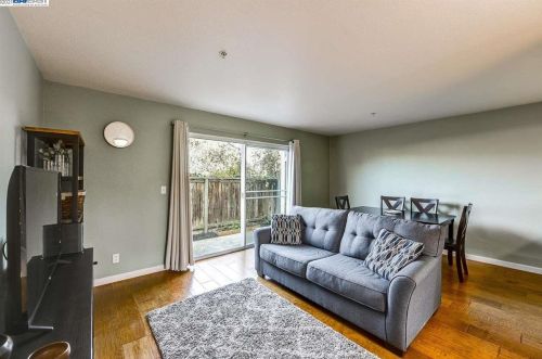1724 Sumner Pl, Hayward, CA 94541-3049