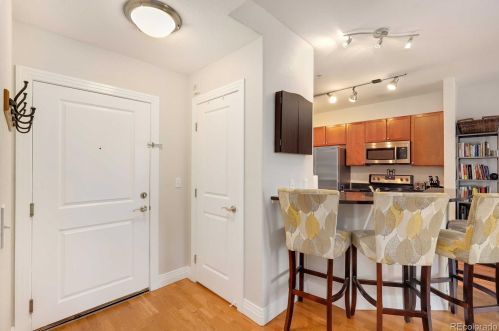 9059 Panorama Cir, Englewood, CO 80112-3565