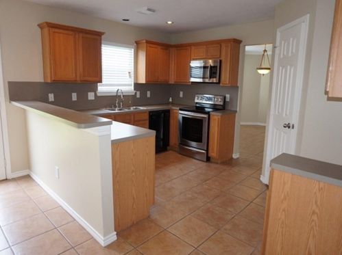2325 Shady Pine Dr, Conroe TX  77301-3353 exterior