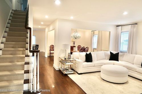 145 Chatham Ave, Oakhurst, NJ 07755-1309