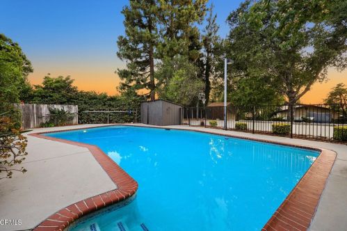 2512 Rockdell St, Glendale CA 91214-2221 exterior