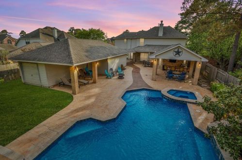 19230 Cougar Peak Dr, Tomball, TX 77377-7648