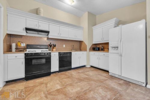 6685 Doublegate Ln, Rex GA 30273-2134 exterior