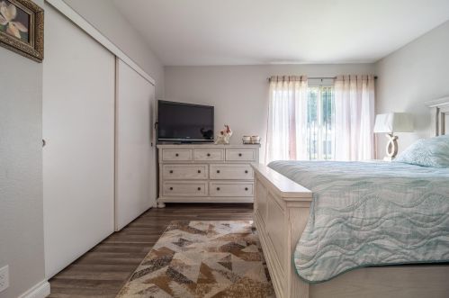 6875 Crest Ave, Riverside CA  92503-1162 exterior