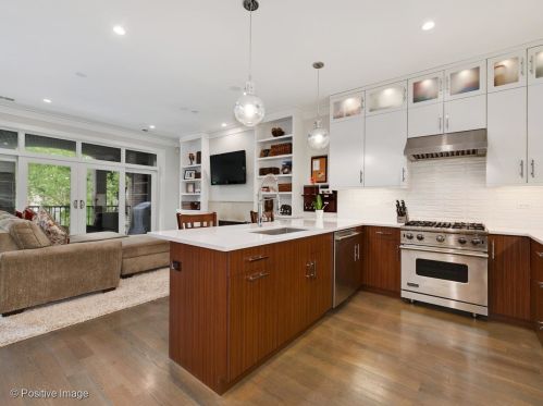 2657 Bosworth Ave, Chicago, IL 60614-1107