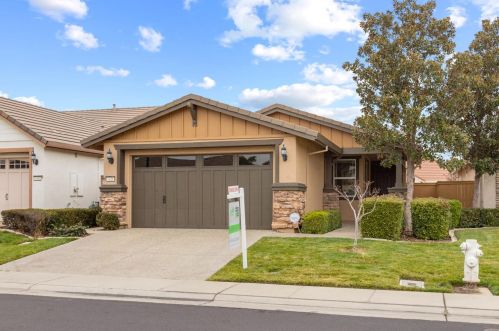 7438 Chatsworth Cir, Elk Grove, CA 95757-5104