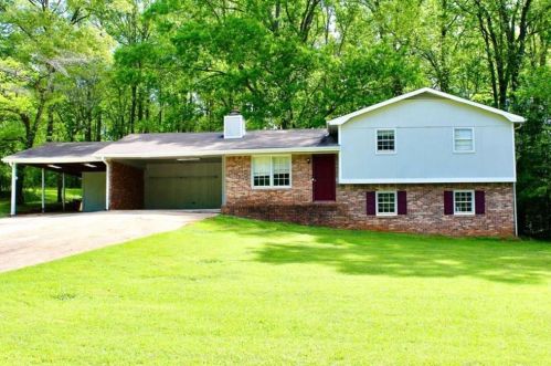 146 Lake Dr, Lagrange, GA 30240-9134