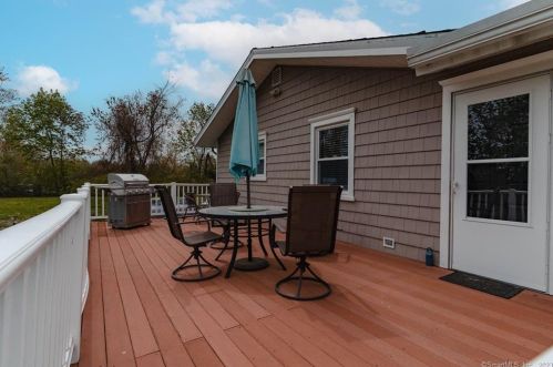 16 Paugussett Rd, Sandy Hook CT  06482-1557 exterior