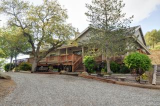 30001 Jack Springs Rd, Tehachapi, CA 93561-5128