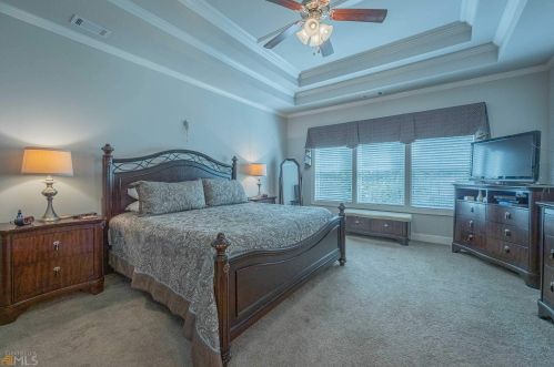 551 Thomas Dr, Loganville, GA 30052-7211