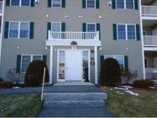 2 Crestview Cir, Londonderry NH  03053-2453 exterior