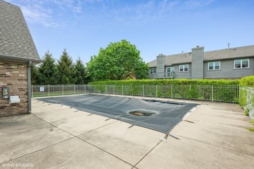 39 Foxcroft Rd, Naperville IL  60565-2361 exterior