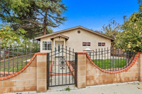 8043 Denbo St, Paramount, CA 90723-2611