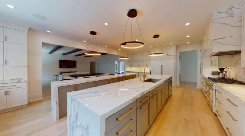 3206 Arden Rd, Atlanta GA  30327-1262 exterior