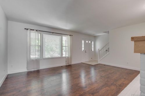 6909 Briarwood Dr, Englewood CO 80112-1160 exterior