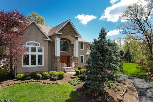 5 Scheurman Ter, Warren, NJ 07059-7154