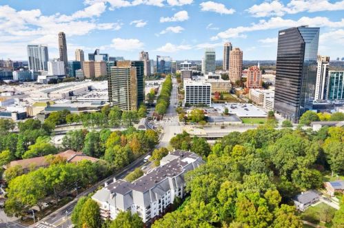 3275 Lenox Rd, Atlanta GA  30324-2547 exterior