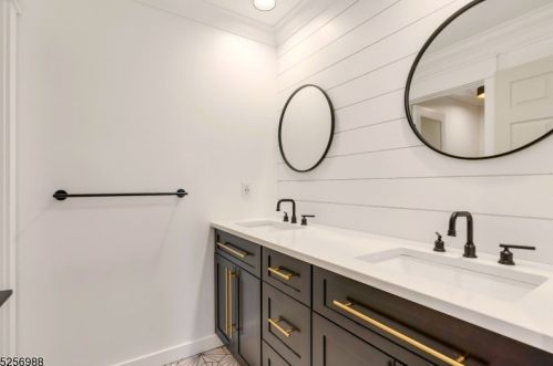 12 Quail Run, Dover NJ  07869-2827 exterior