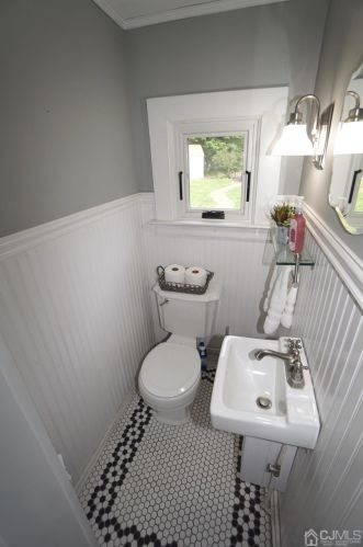 368 Middlesex Ave, Metuchen NJ  08840-1536 exterior