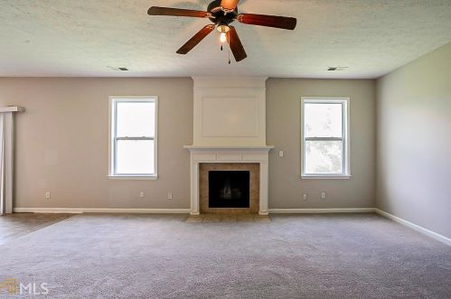 3069 Elmwood Rd, Atlanta GA  30349-8105 exterior