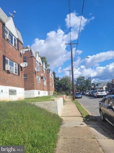 8202 Ditman St, Philadelphia PA 19136-2814 exterior